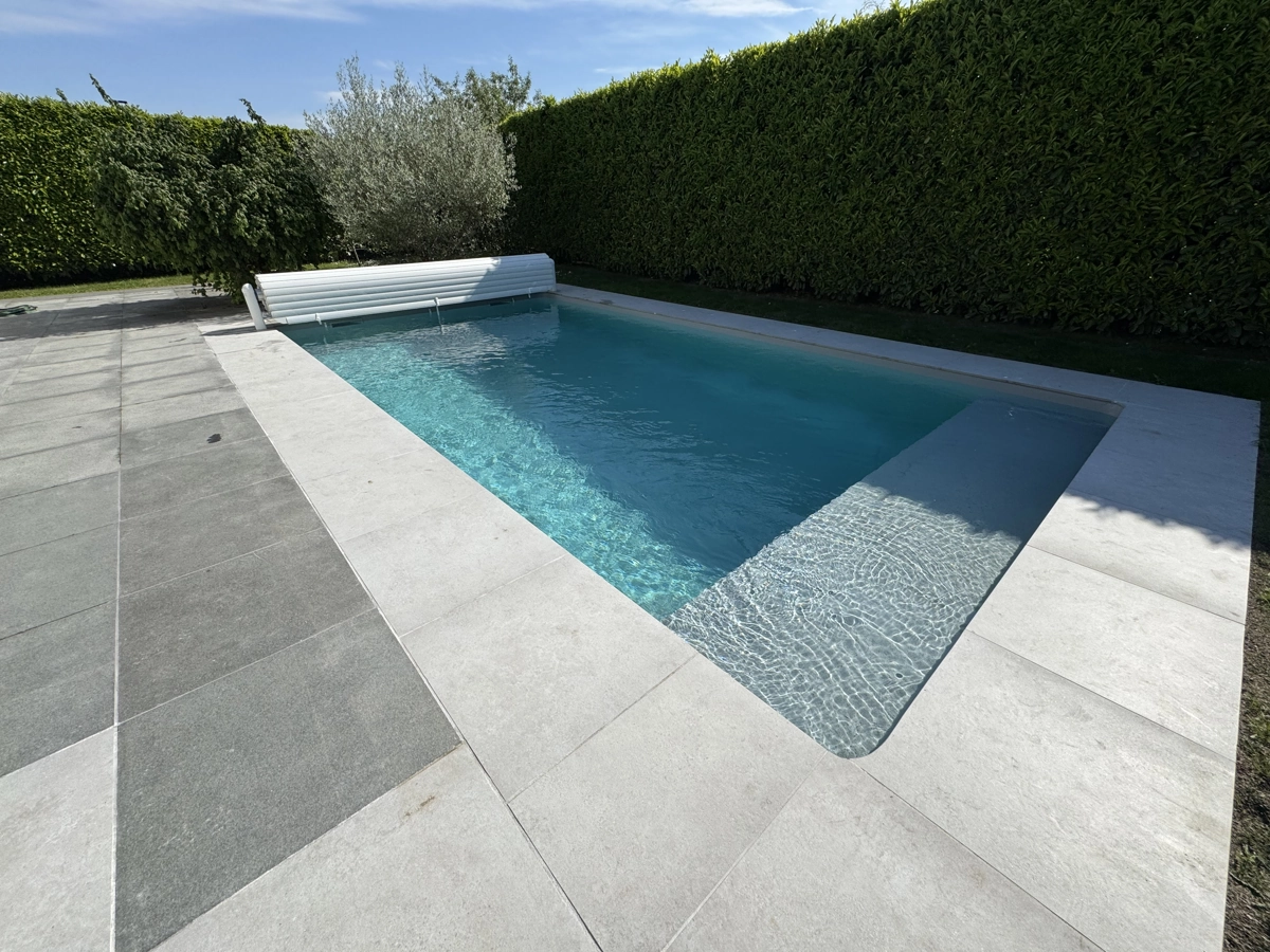 Renovation-Piscine-Alsace-Eschentzwiller-Apres-2 Rénovation d'une piscine à Eschentzwiller en Alsace